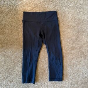 Lululemon Black cropped wunder under leggings
